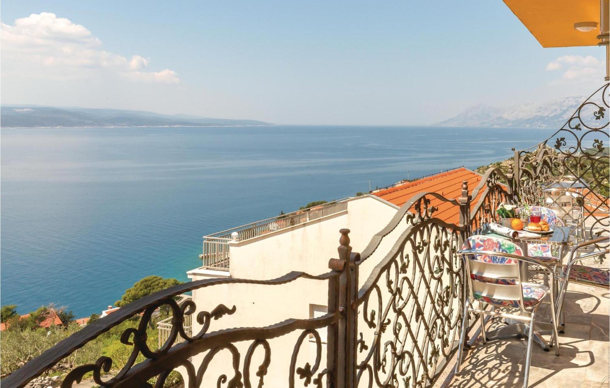 Nice Apartment In Krvavica With House Sea View エクステリア 写真